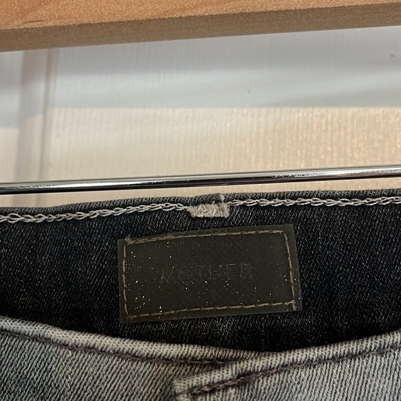 Mother Denim | Insider Crop Step Fray Best Left in the Shadows Sz 24/2 Gray Wash - Picture 5 of 14
